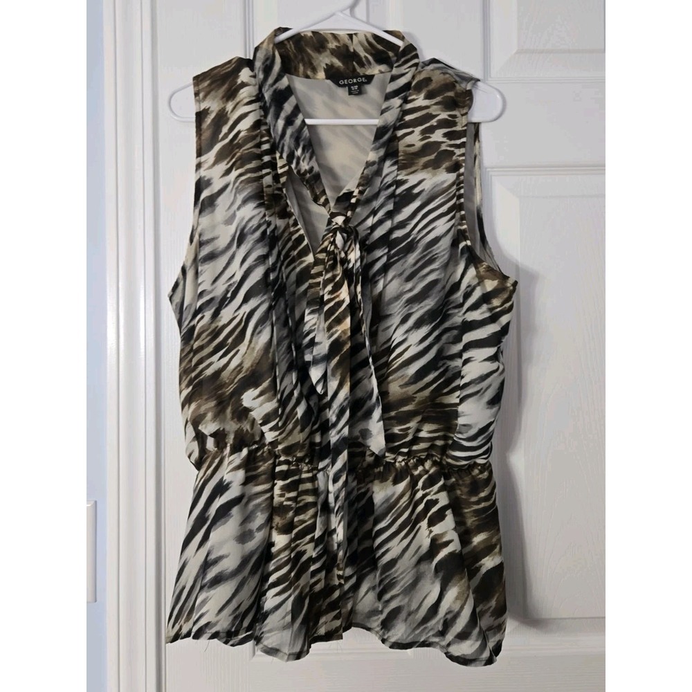 George Womans Sleeveless Blouse Size Medium Blue & White Blouse